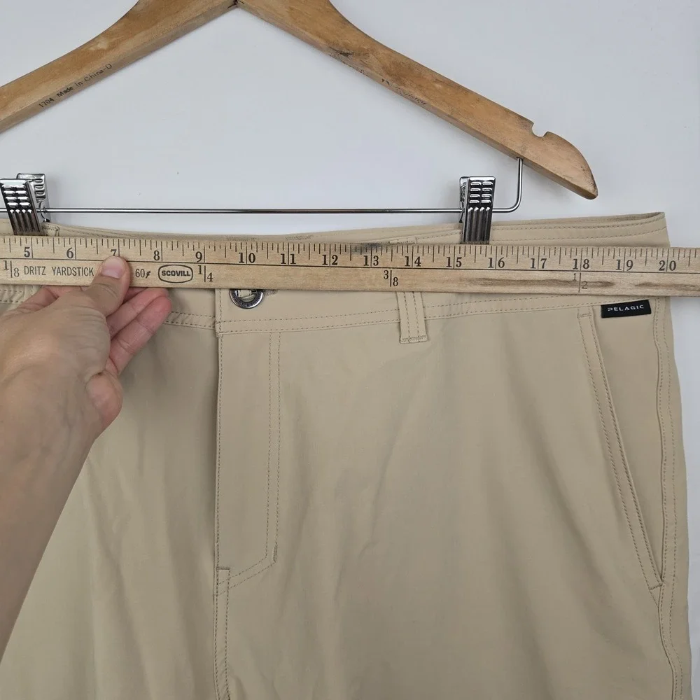 Pelagic Mako High Performance Hybrid Fishing Shorts Size 40 Khaki